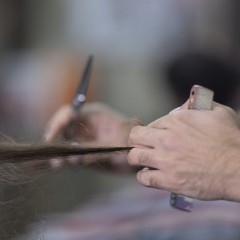 抜け毛や薄毛の原因とヘアケアを徹底解説