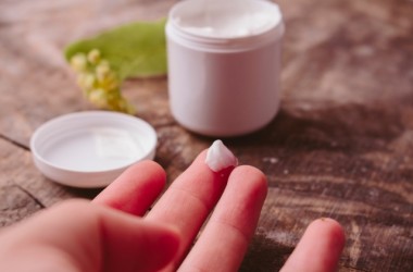 ボディクリームは髪にも使えるの？ヘアケアで使う時に気を付ける事とは