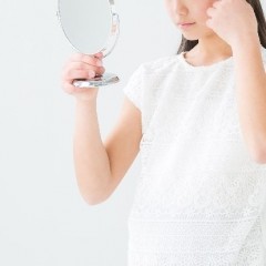 冷房で頭皮が乾燥する！乾燥がまねく頭皮トラブルや予防法とは？