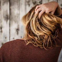 髪を傷めないようにできるストレートアイロンのかけ方とは