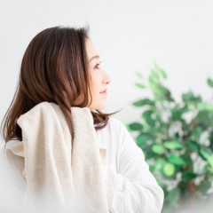 汗をかいてもさらさらヘアーに！スプレードライヤーの効果とは？