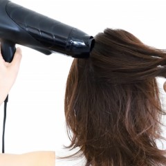 ストレートヘアが持続しない原因は？持続させるスタイリングのコツをご紹介します！