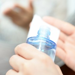 毛穴の皮脂を除去したり皮脂の酸化を抑えよう