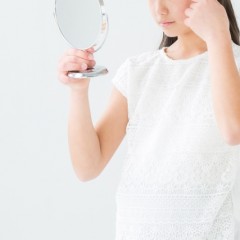 帽子をかぶった後の乱れた髪の対処法