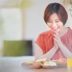 無理な食事制限は髪に悪影響！ダイエットにも髪にも良い食べ物とは