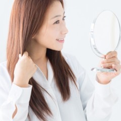 髪へのダメージが少ない塩基性カラーとは？オススメのアイテムは？