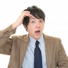 頭頂部の髪が薄くなってきた…その原因と対処法とは？