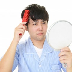 頭皮が臭うのは皮脂が原因？皮脂が臭う原因や対策とは