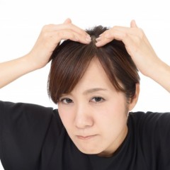 頭皮が脂っぽく、べたつく原因