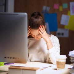 頭皮の凝りをほぐすとどんな効果がある？簡単に凝りがほぐせるオススメの方法とは