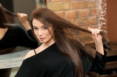 伸ばしかけの髪でもステキなヘアスタイルを維持するには？キレイに伸ばす方法もご紹介！