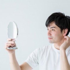 植毛は危険？人工毛と自毛植毛のリスクやデメリットとは