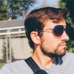 天然の方法で髪をまっすぐする方法