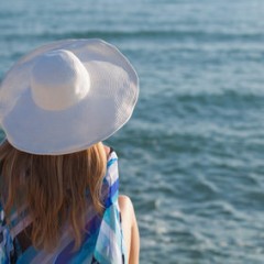 海で頭皮の日焼けを防ぐ方法