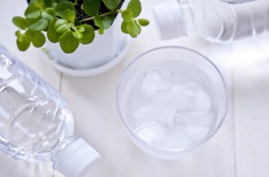 水分は取りすぎても良くない？適切な水分の摂取量と髪との関係とは