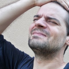ヘアカラーとストレートパーマは同時にできるの？