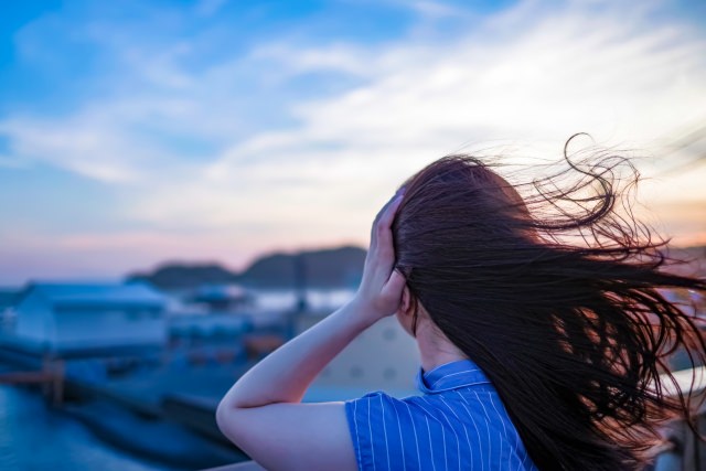 冬と夏でヘアケアは変える？季節にも自分にもぴったりのヘアケアをしよう！2