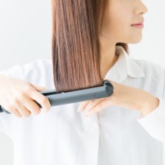 くせ毛も傷まない！ヘアアイロンのダメージレスな方法&パサつかないやり方！