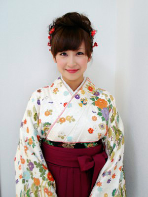 卒業式の袴やドレスに似合うヘアアレンジ 3月 頭美人