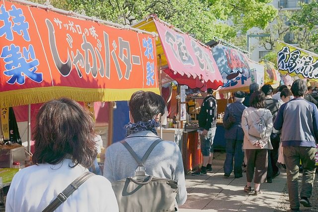 立ち並ぶ屋台に心躍りますよね♪