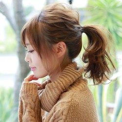 簡単ひと手間ポニーテールをふんわりさせるアレンジテクニック ヘアアレンジ ミディアムヘア