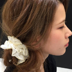 簡単なのに女子力高め！シュシュアレンジ　ヘアアレンジ　ミディアムヘア