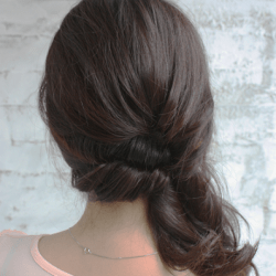 アクセ要らずのシンプルサイドアップ　ヘアアレンジ　ロングヘア