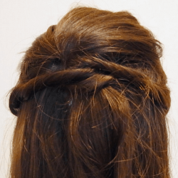 オリビア・パレルモ風ゆるハーフアップ　ヘアアレンジ　ロングヘア