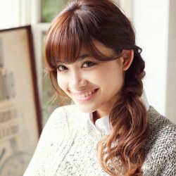 旬顔サイド華やかアレンジ　ヘアアレンジ　ロングヘア