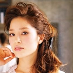 クールなリーゼント風バング＋ルーズまとめ髪　ヘアアレンジ　ロングヘア