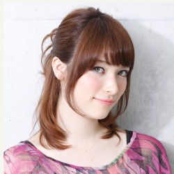 ハーフアップで大人の簡単ミディアムアレンジ　ヘアアレンジ　ミディアムヘア