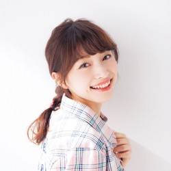 アクティブタイト三つ編み ヘアアレンジ ロングヘア