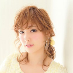 ざっくり巻きで色っぽヘア ヘアアレンジ ミディアムヘア