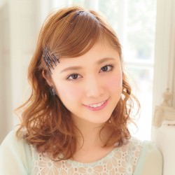 おしゃれランダムピンどめ ヘアアレンジ ミディアムヘア