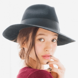 ハットにおすすめ!大人シニヨンアレンジ ヘアアレンジ ミディアムヘア