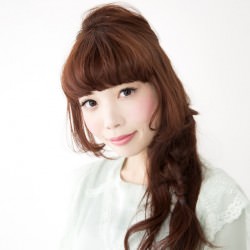 こんもりトップアシメヘア ヘアアレンジ ロングヘア