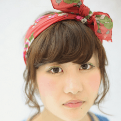 キュートなターバンアレンジ　ヘアアレンジ　ミディアムヘア