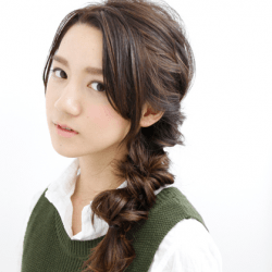 三つ編み＆サイドアレンジ　ヘアアレンジ　ロングヘア