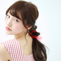 透けるレースが服と相性抜群三つ編みアレンジ　ヘアアレンジ　ロングヘア