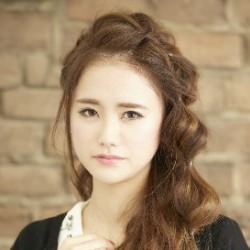 サイドねじり散らし簡単アレンジ　ヘアアレンジ　ロングヘア