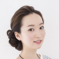 Wクロスサイドシニヨン ヘアアレンジ ロングヘア