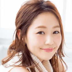 おくれ毛がゆるっと可愛い♥ 低めハーフアップ ヘアアレンジ ミディアムヘア