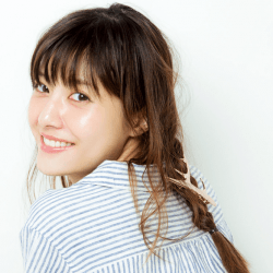 三つ編みはあえての激タイト! ヘアアレンジ ロングヘア