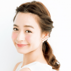 清潔感◎の上品なローポニテ　ヘアアレンジ　ロングヘア