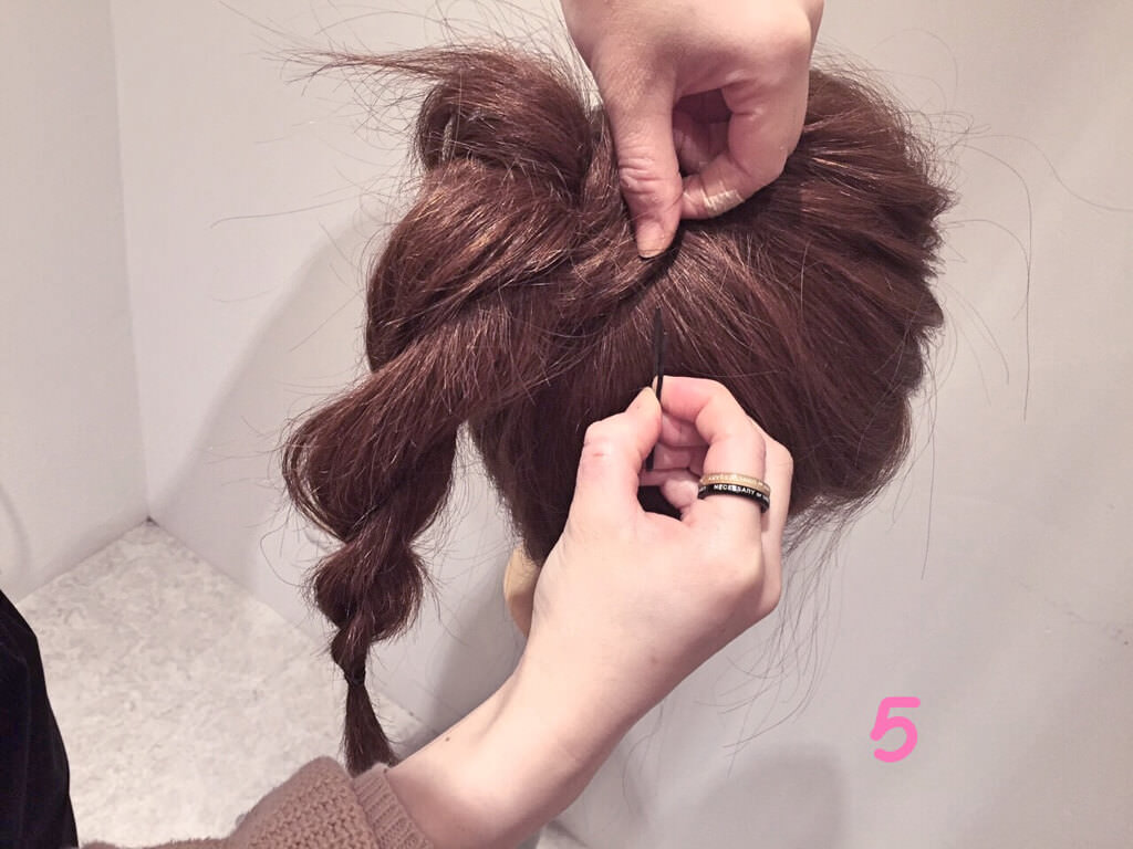 外国人風ヘアアレンジ☆ルーズお団子5