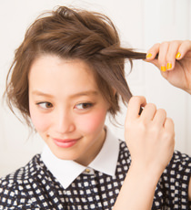 ショートヘアにおすすめ！前髪ねじり3