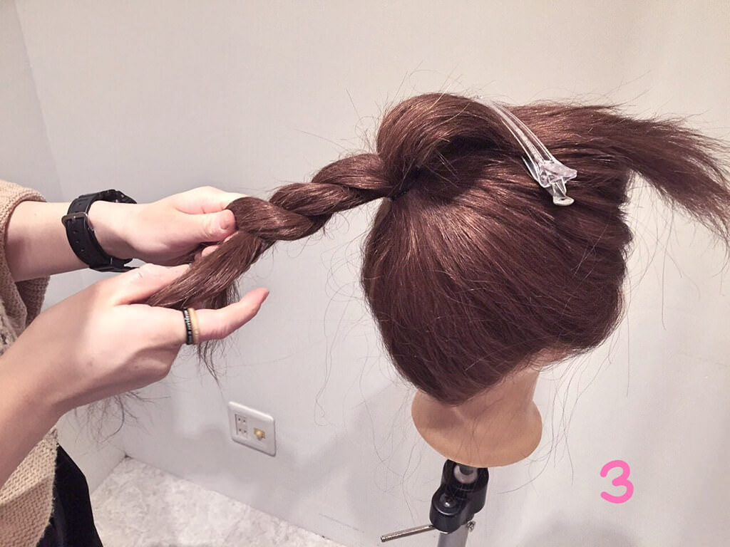 外国人風ヘアアレンジ☆ルーズお団子3