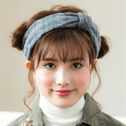 お目立ちツインシニヨン ヘアアレンジ ミディアムヘア