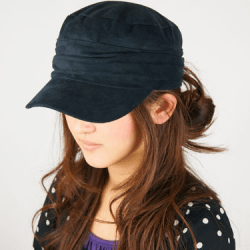 帽子を使ったまとめ髪ヘアスタイル　ヘアアレンジ　ロングヘア