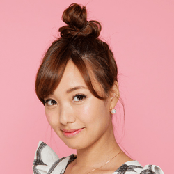 トップノットヘアで大人かわいいヘアアレンジ　ヘアアレンジ　ロングヘア